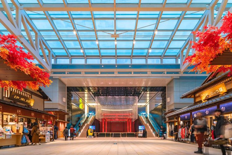 Le hall commerçant de l'aéroport de Tokyo-Narita au Japon