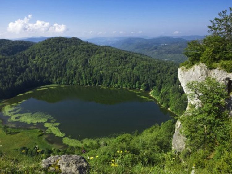 Le lac d'Antre dans le Jura - © Jura Tourisme