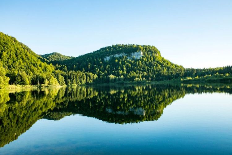 Le lac de Bonlieu - © Meinzahn / 123RF