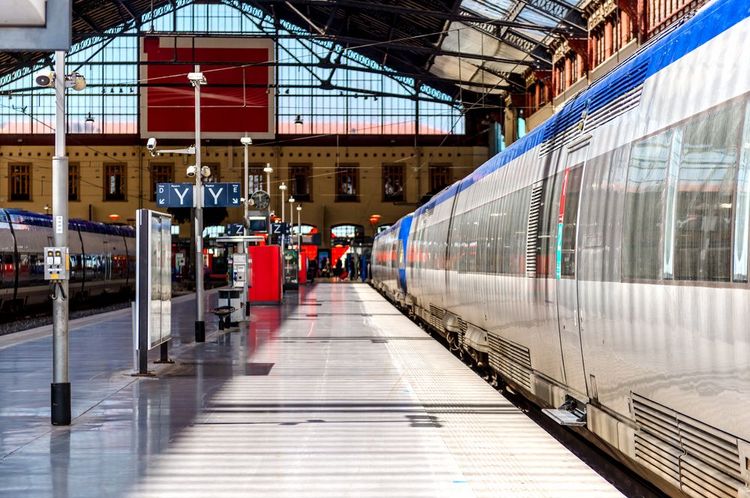 Le quai d'une gare