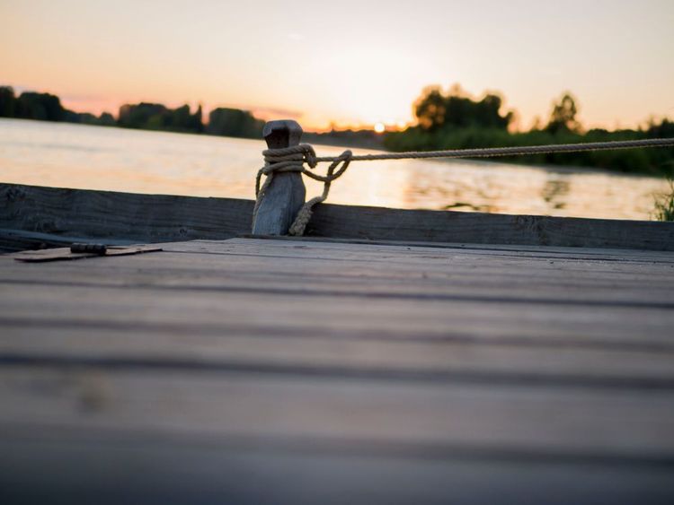 Le soleil se couche sur les bords de Loire
