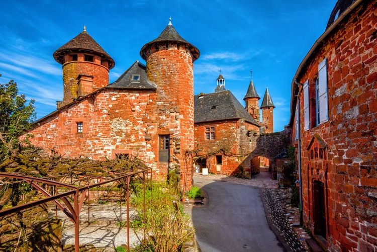 Les bâtisses rouges de Collonges-la-Rouge.