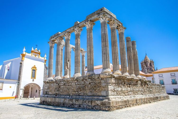 Le temple romain d'Evora au Portugal