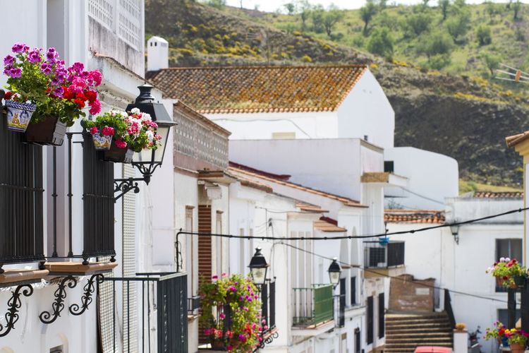 Les ruelles typiques du village de Sanlucar en Espagne