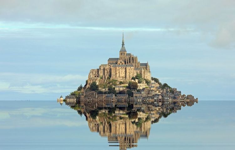 Mont Saint-Michel à marée haute
