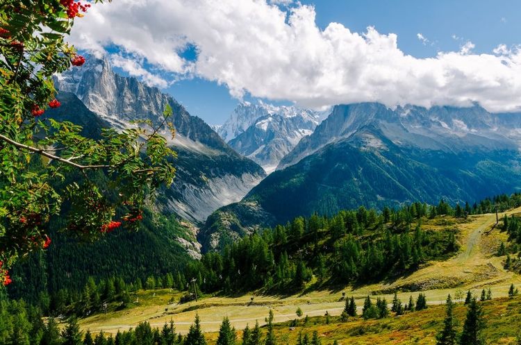 Montagnes de Chamonix sous le soleil