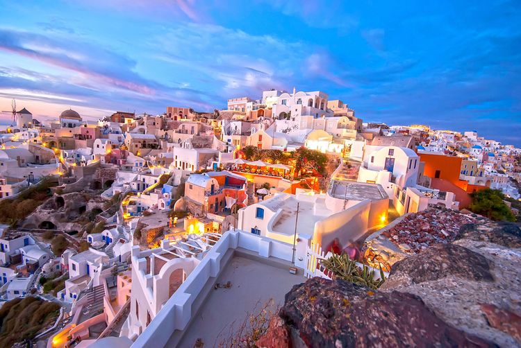 Oia, ville côtière située au nord-ouest de Santorin