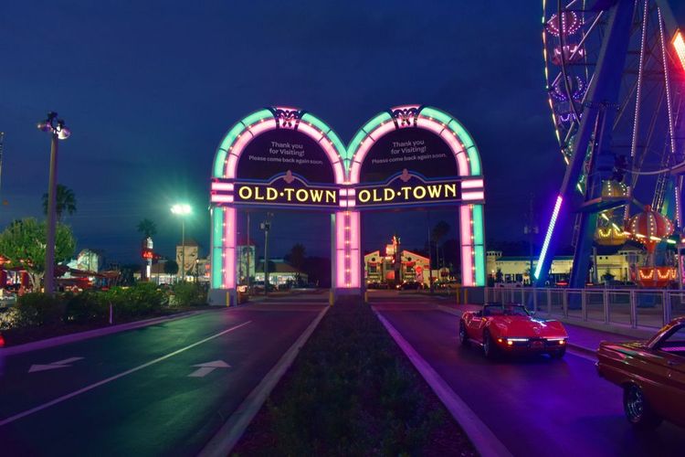 Le centre ville de Kissimmee se trouve à quelques kilomètres des principaux parcs d'attraction de Floride
