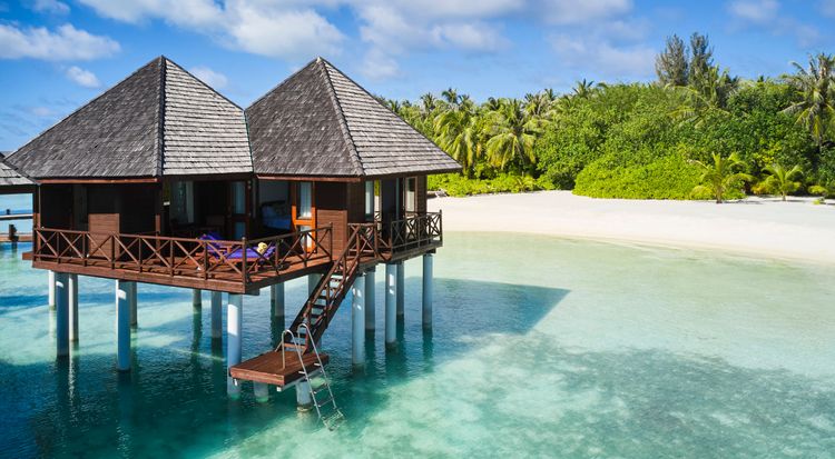 Les villas sur pilotis de l'hôtel Olhuveli aux Maldives