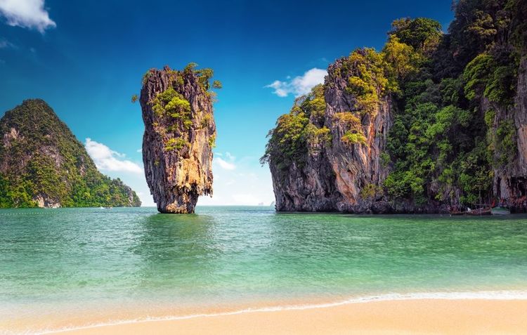 L'île de Phuket est mondialement connue pour ses paysages magnifiques © sergwsq/123RF