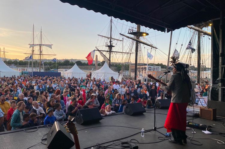 concerts ; folklore ; bateaux