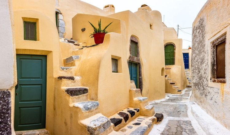Narrow quarter in the traditional old village of Emporio