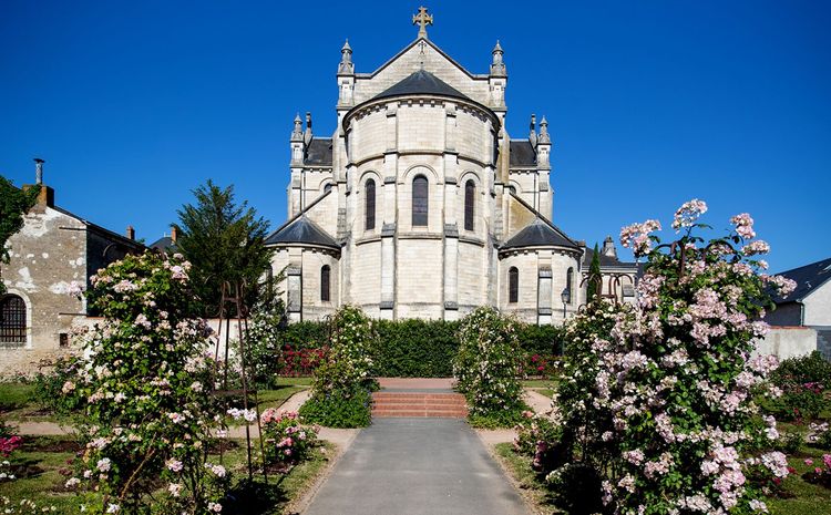 Orléans, la Roseraie Jean Dupont, nommée aussi Roseraie Saint-Marceau, du nom de cette église
