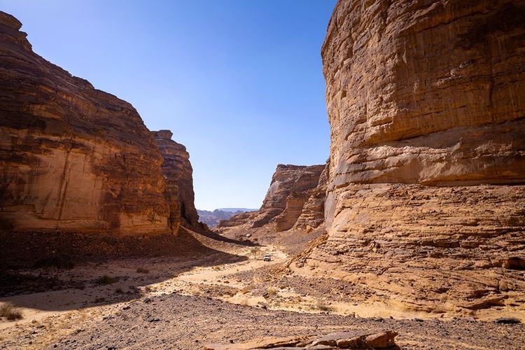Route dans le désert dans la région d'AlUla