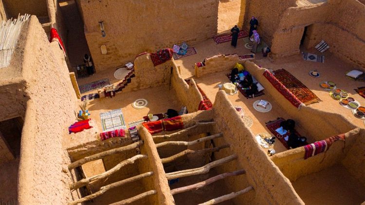 La vieille ville d’Alouola et ses appartements en pisé à ciel ouvert