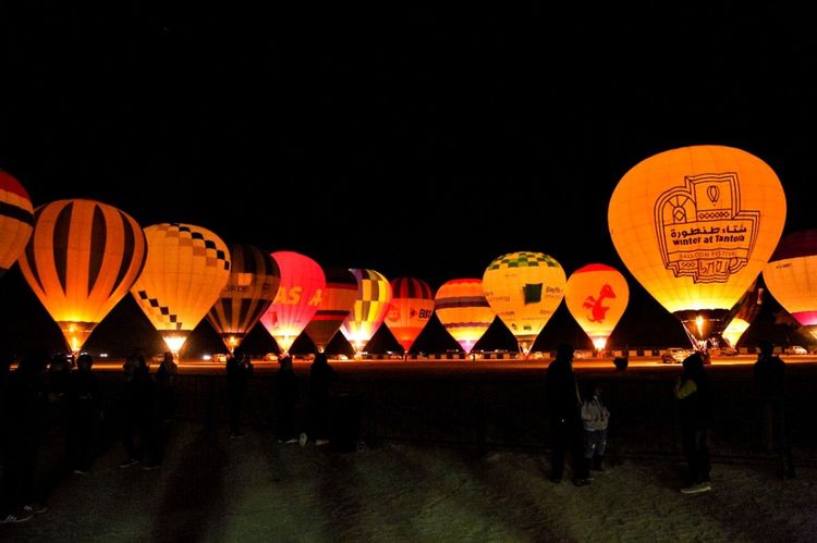 Montgolfières illuminées à Tantora