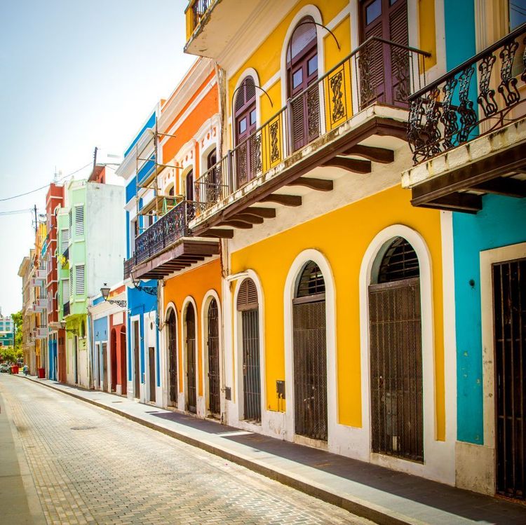 Les belles couleurs de l'arc-en-ciel à San Juan © mikolaj64/123RF