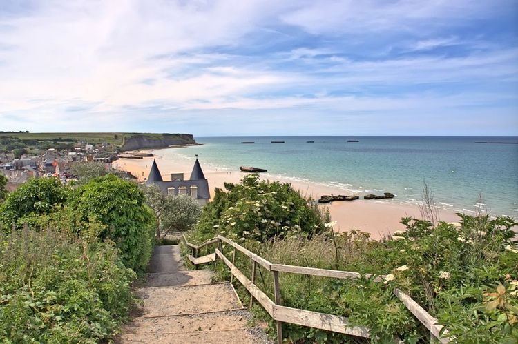 Sentier au dessus d'Arromanches-les-Bains