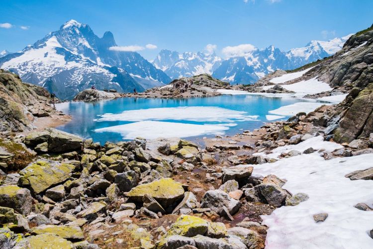 Le lac Blanc, Chamonix dans les Hautes-Alpes, en France © Elisa Locci / Shutterstock