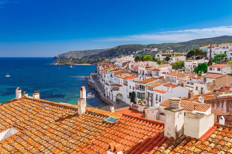 Le village espagnol de Cadaqués © Par Oleg_P / Shutterstock