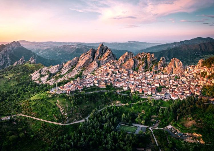 Le village de Pietrapertosa en Italie © Pavlo Glazkov/Shutterstock