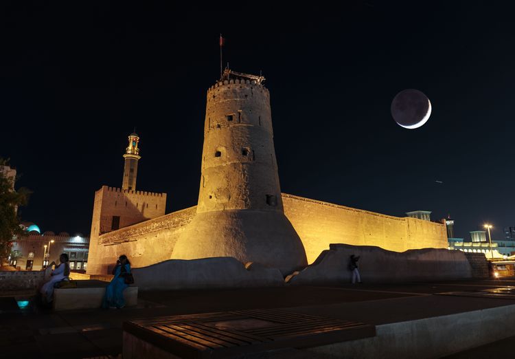Fuerte Al Fahidi de noche | Laborant / Shutterstock