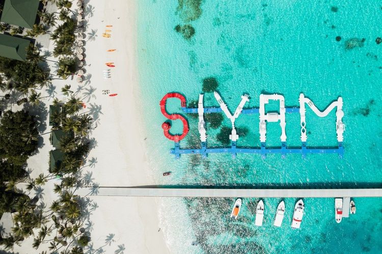 Vue aérienne sur la plage du Siyam World Maldives