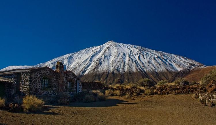 Le sommet enneigé du Teide © Cestomano Flickr/cc