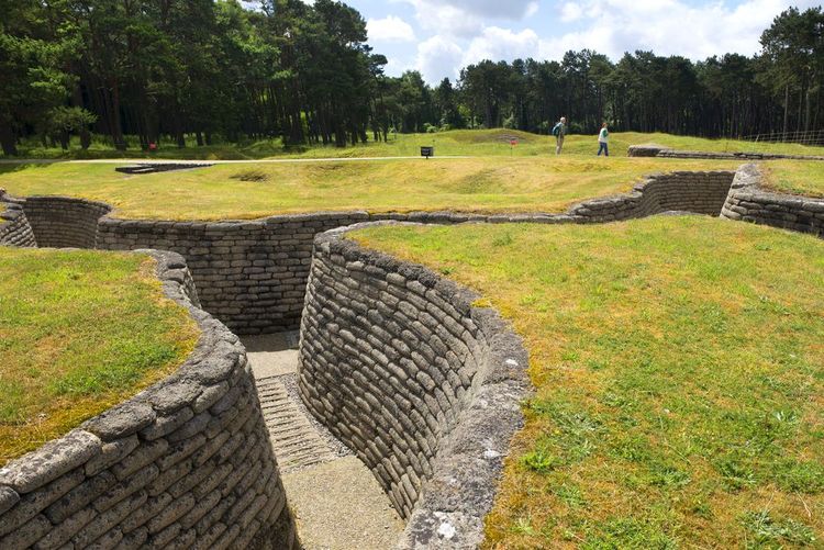 À l'extérieur d'Arras, le village de Vimy a conservé les vestiges des tranchées de la Grande Guerre