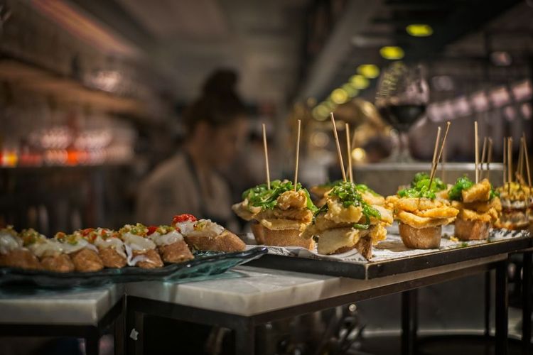 Un comptoir à Pintxos