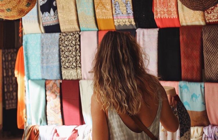 Un'atmosfera tipica nei souk della città di Dubai