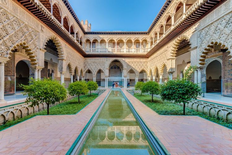 Une cours intérieure de l'Alcazar de Séville