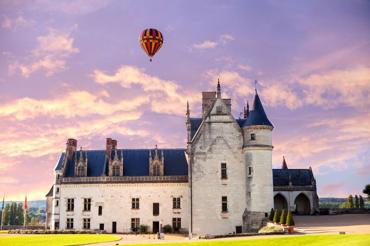 Une montgolfière au-dessus du château d'Amboise