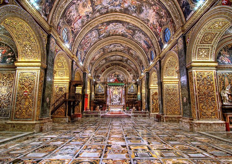 Dans la co-cathédrale Saint-Jean