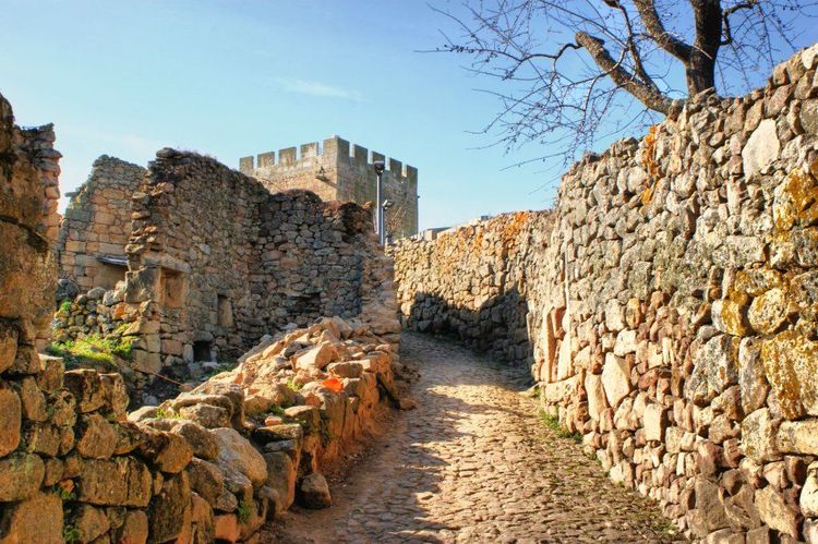 Les ruelles du village fortifié de Pinhel