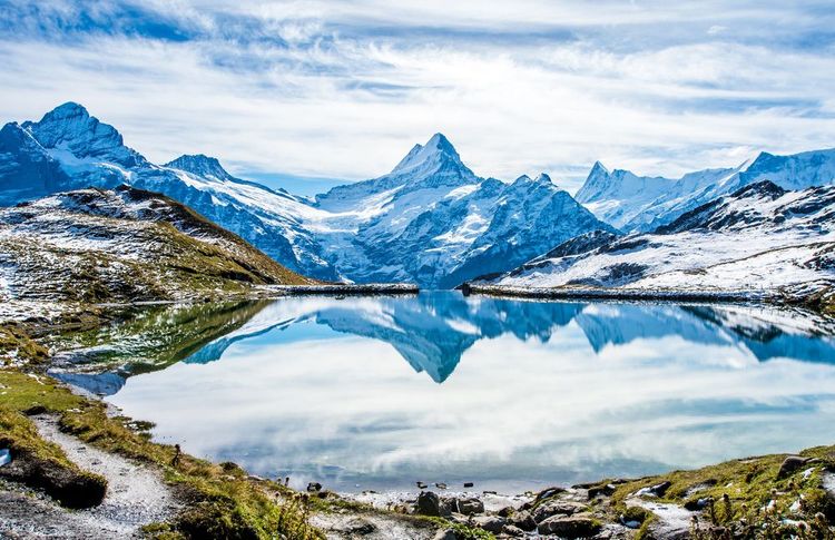 Alpes suisses depuis le lac de Bachalpsee au desssus de Grindelwald