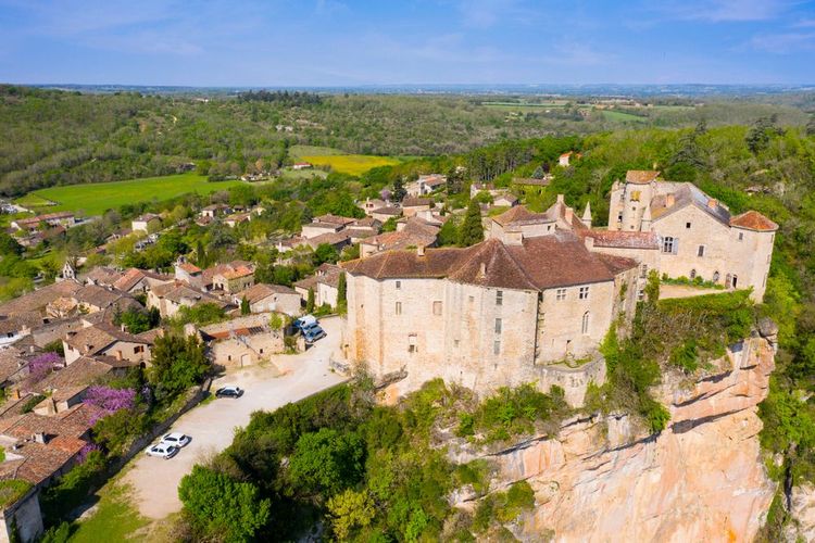 Vue aérienne de Bruniquel