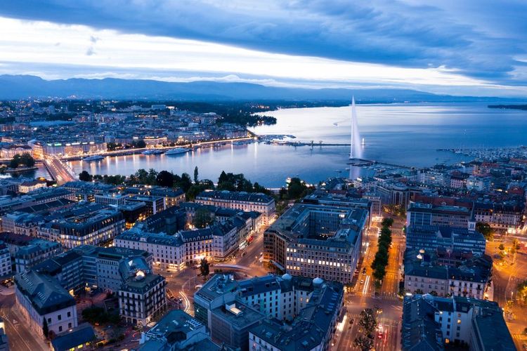 Vue aérienne de Genève et du Lac Léman