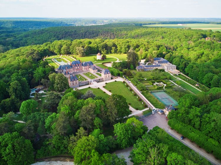 Vue aérienne du château de Breteuil