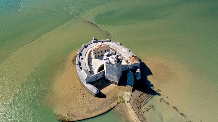 Vue aérienne du fort Louvois
