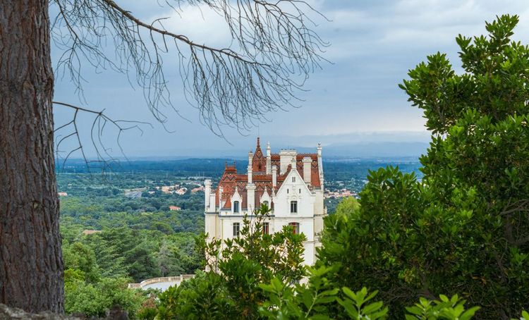 Vue aérienne sur Argeles-sur-mer et son château, France