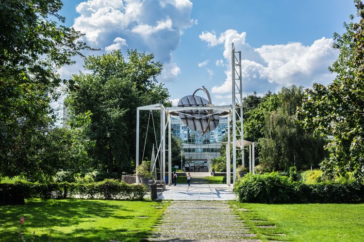 Vue du Jardin Atlantique, sur le toit de la gare Montparnasse à Paris.