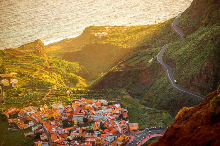 Vista desde el Mirador de Abrante en la isla de La Gomera al amanecer en España