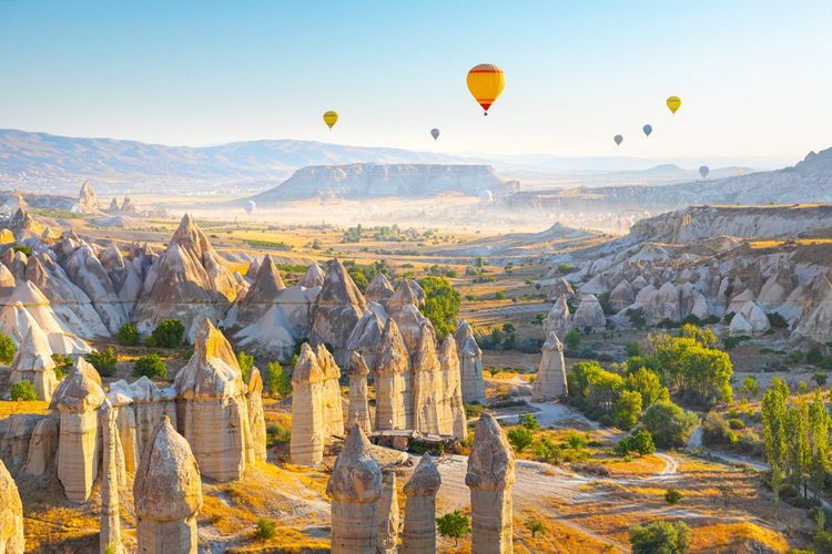 Vue panoramique de la vallée de l'Amour près du village de Goreme, Cappadocia, Turquie