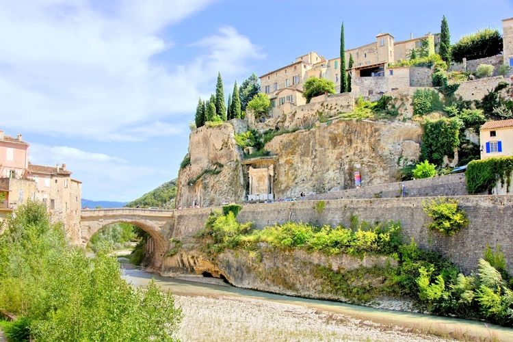 Vue sur le village de Vaison-la-Romaine, Provence, France