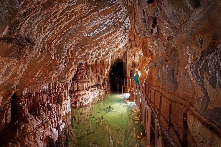 Tauchen in der Limousis-Höhle