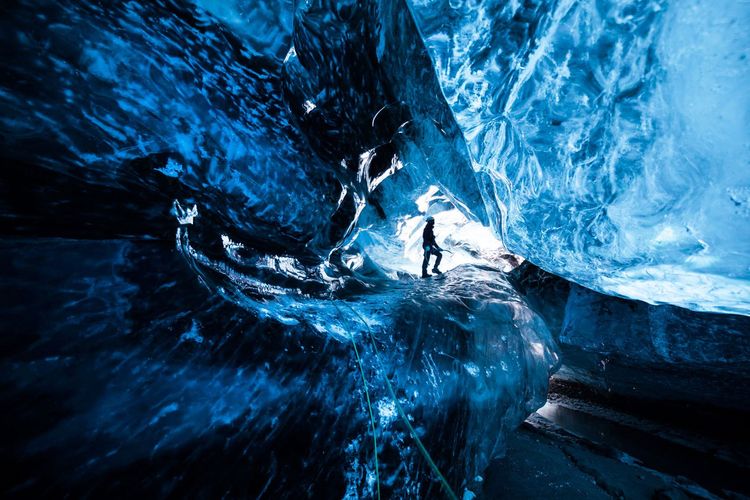 Spéléologie des grottes de glace
