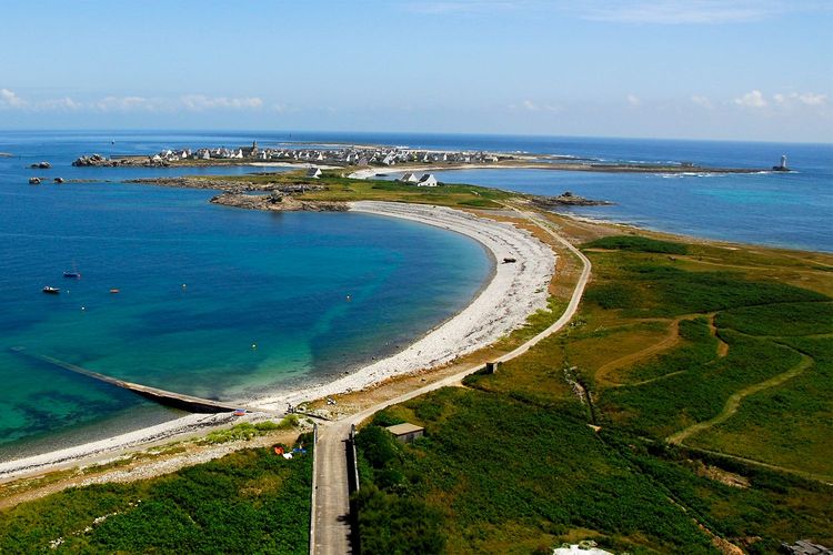 L'île de Sein, sa nature à l'état brut, sauvage et authentique.