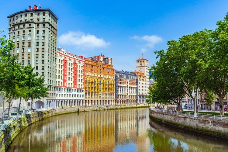 la rivière Nervion à Bilbao