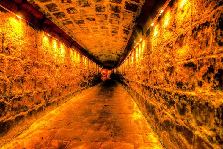 Dans les galeries souterraines de la forteresse de La Valette